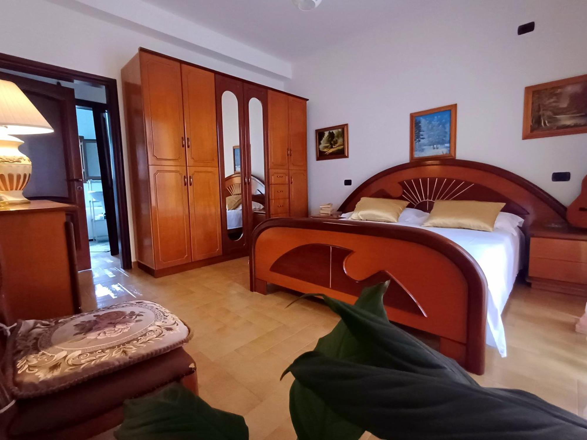 Guest Room Near Historical Center فلورا المظهر الخارجي الصورة