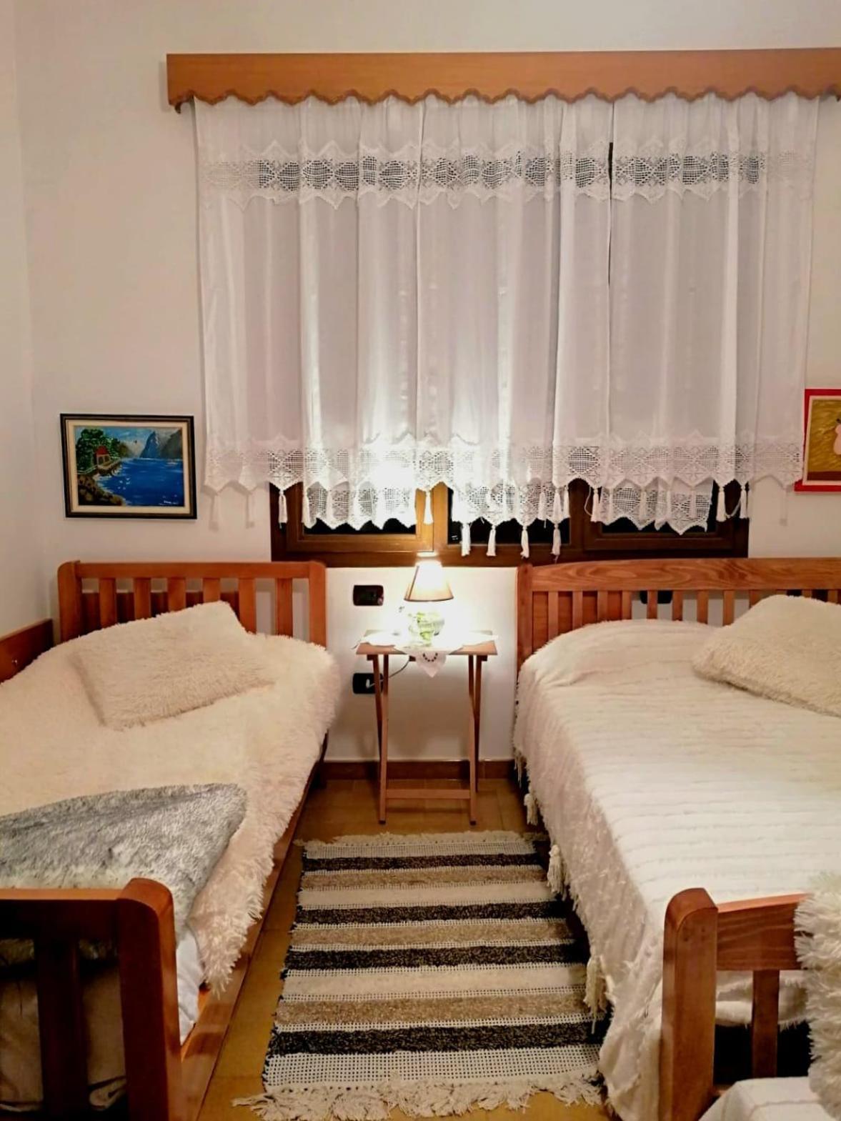 Guest Room Near Historical Center فلورا المظهر الخارجي الصورة